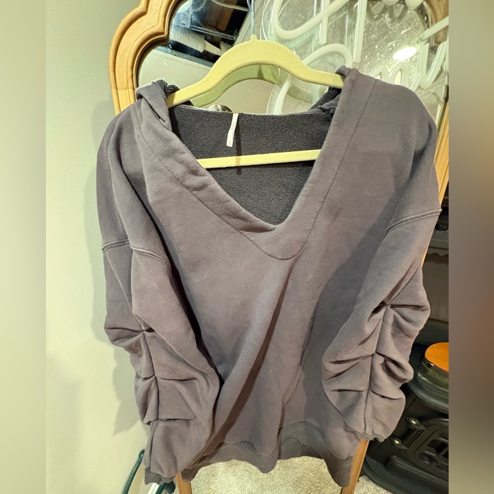 Free people grey Rouched hoodie. Size XS